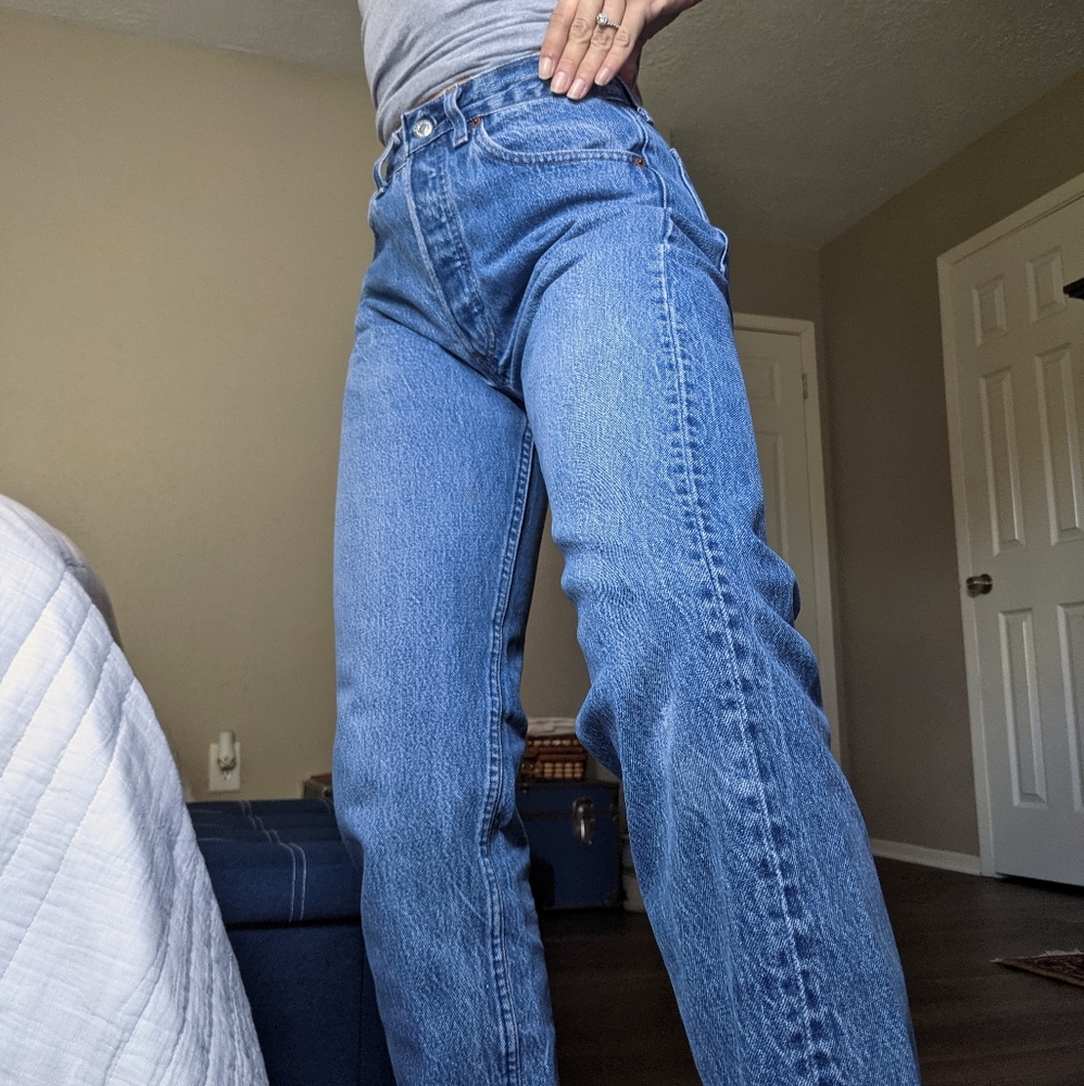 SOLD🔥501 Levi's - Picture 14 of 15